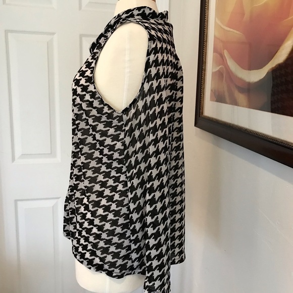 Houndstooth Tank - Picture 5 of 8